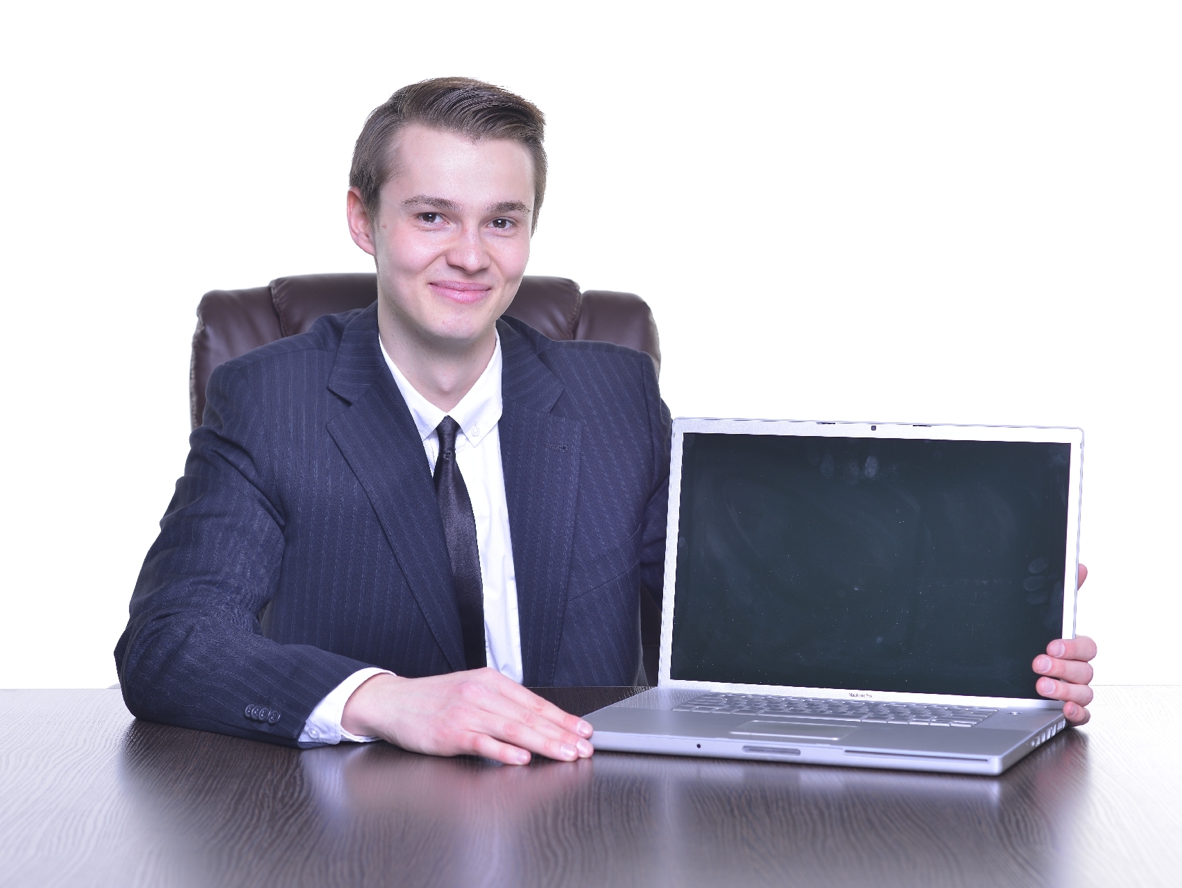 ノートパソコンと男性